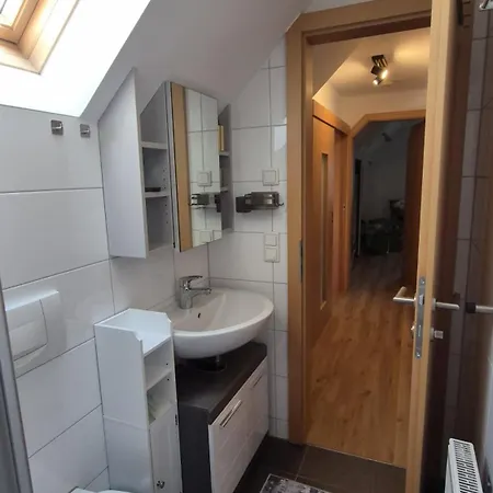 Ari's Domizil - Tiny House Im Dachboden - 2 Apartamento