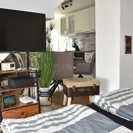 Ari's Domizil - Tiny House Im Dachboden - 2 Apartamento *